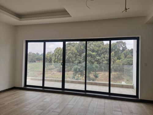 Full height sliding door